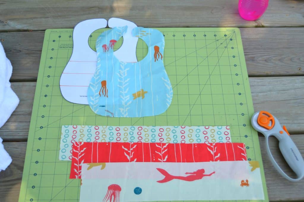 Ruffle Bib Tutorial – Mary Martha Mama