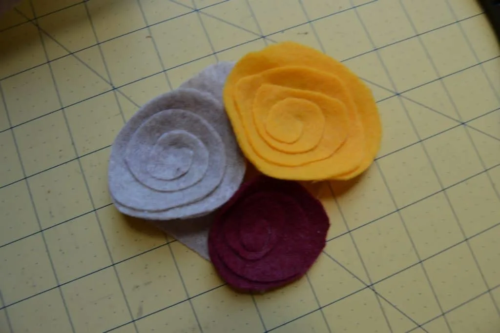 diy spiral felt flower headband 2