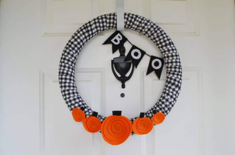 DIY Pumpkin Wreath [Five Little Pumpkins]