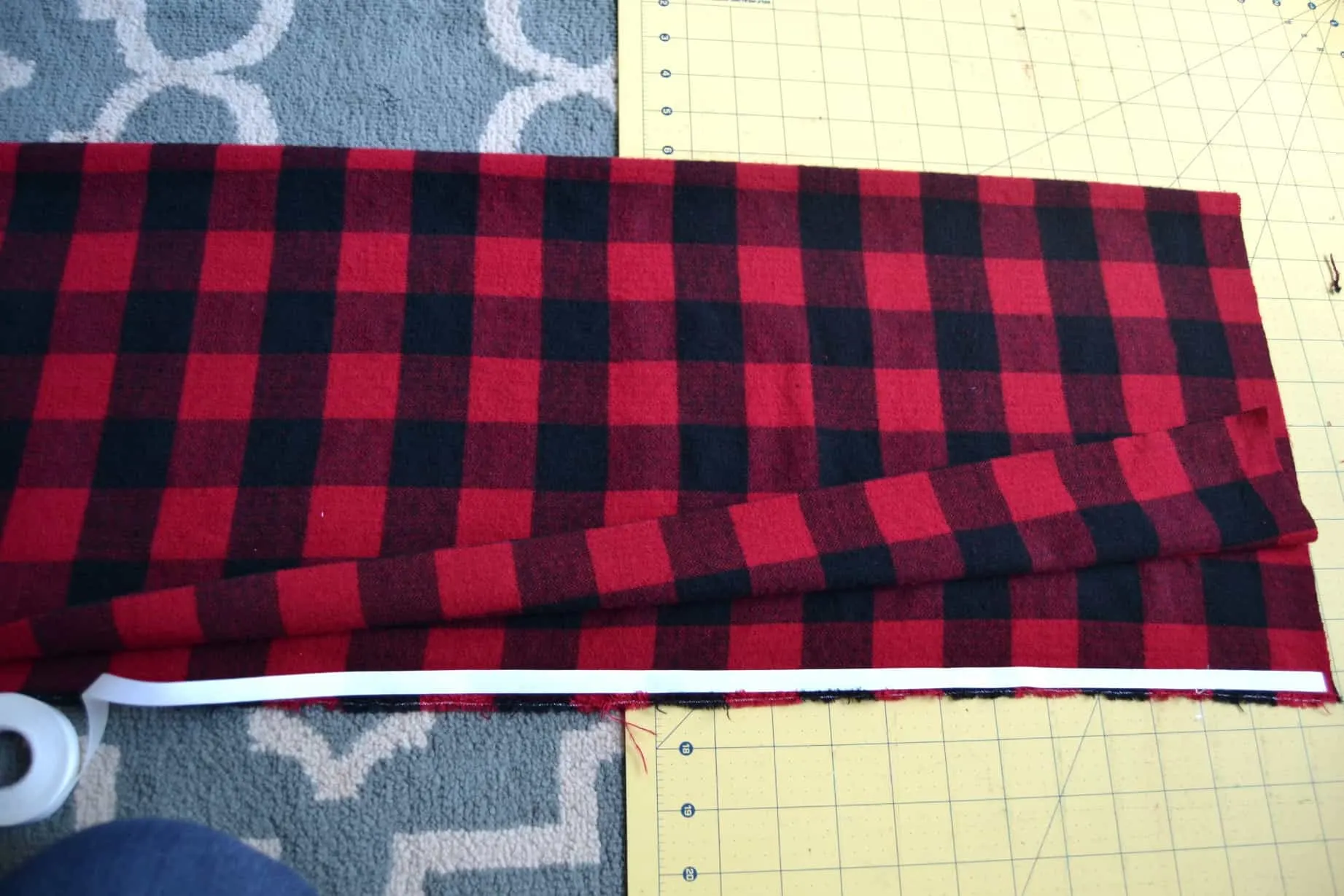 attaching the hemming tape