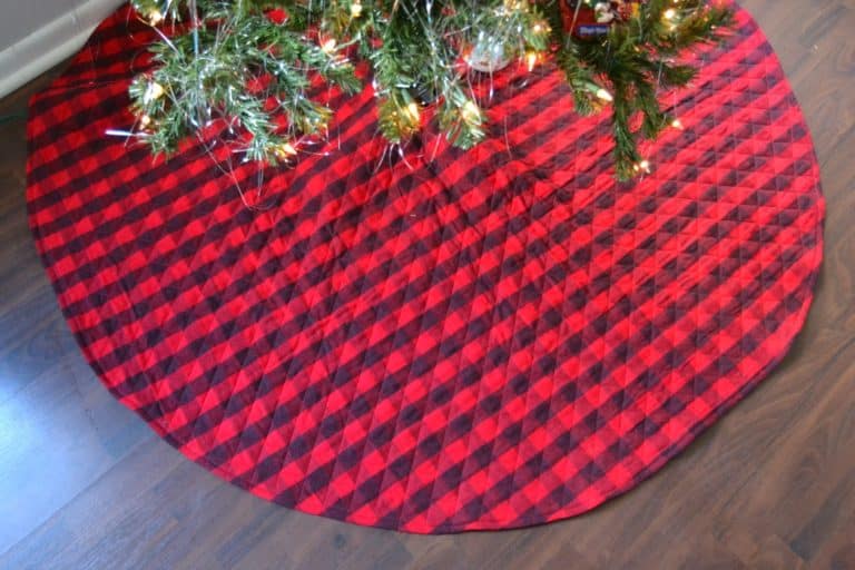 DIY Christmas tree skirt pattern