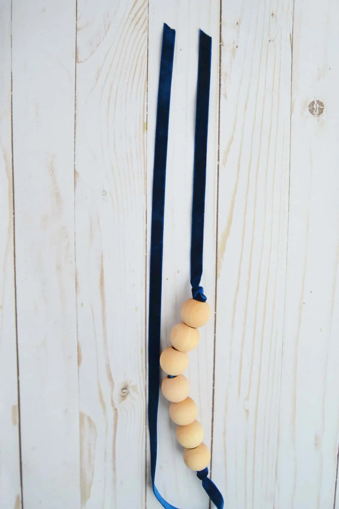 make your own necklace