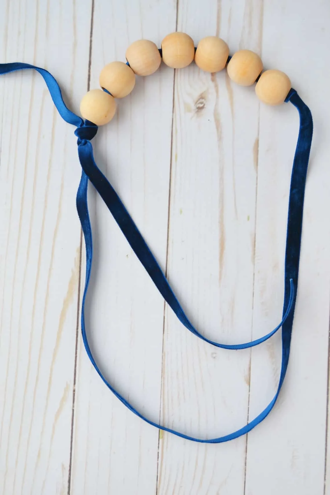 make your own necklace