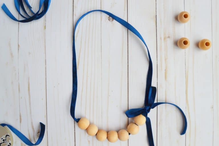 make your own necklace