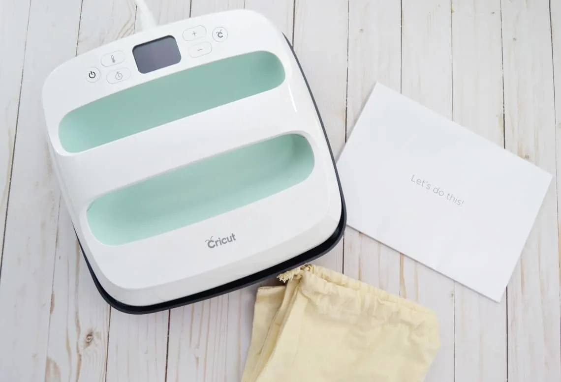 Cricut Easy Press 2 with instructions
