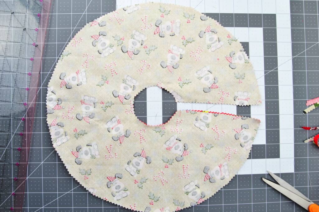 Mini Tree Skirt Pattern [Free Printable] – Mary Martha Mama