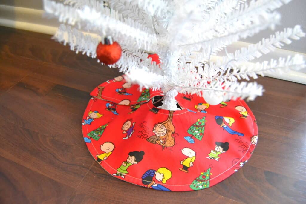 Mini Tree Skirt Pattern Free Printable Mary Martha Mama Round christmas tree skirt