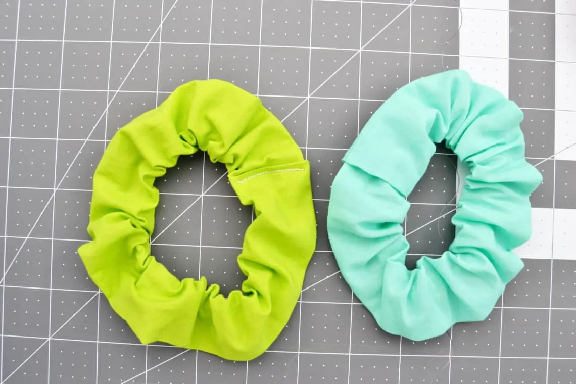 how to sew a scrunchie- the different ways of sewing it shut