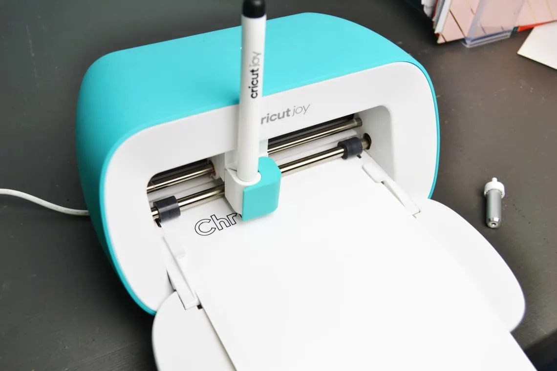 Cricut Joy writing with pen