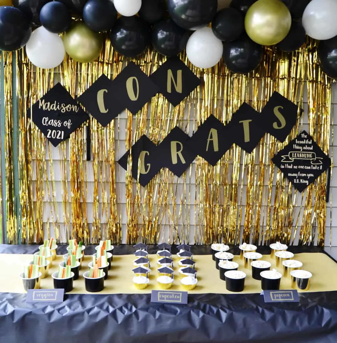 DIY graduation party decorations tablescape