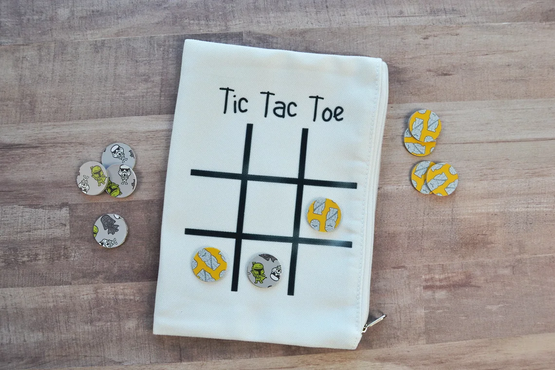 Kids Christmas Craft: Reusable Tic Tac Toe Game with Carry Bag