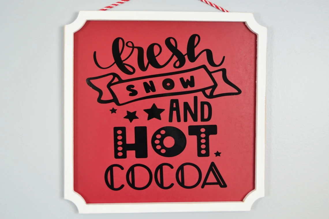 the finished hot cocoa sign