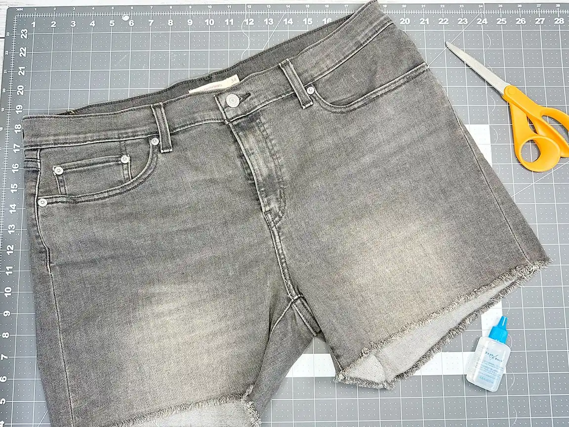supplies needed for tutorial for how to keep raw hem jeans from fraying